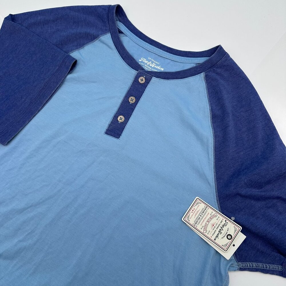 Flag & Anthem Men’s Short Sleeve Raglan Henley Tee Shirt Size Medium 2 Tone Blue